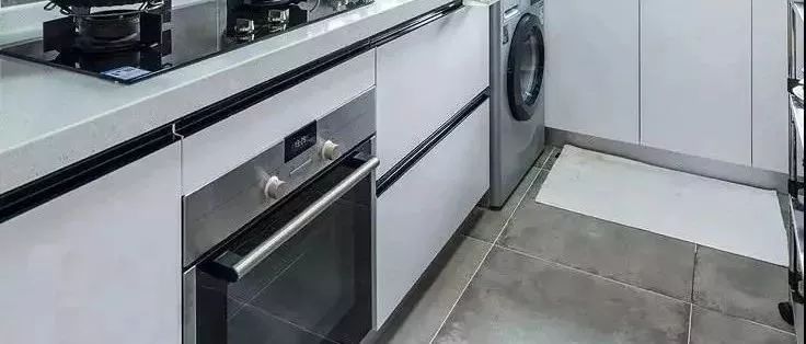 廚房這樣裝好看又實用，30年都不過時