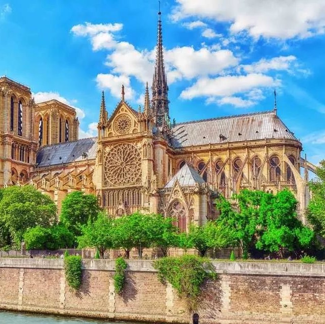 760年高齡，巴黎圣母院被大火燒成煉獄！法國人痛哭哀嘆“國殤”