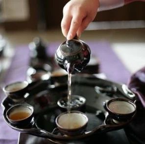 茶席布置：在煩擾的生活中品一縷茶香