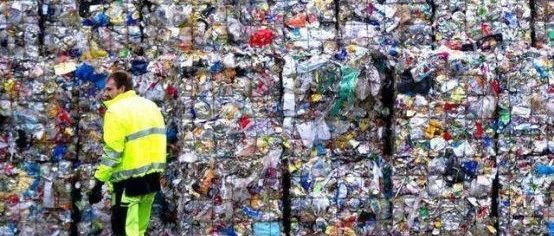 還在為垃圾分類發愁？這個國家卻要在全世界進口垃圾！