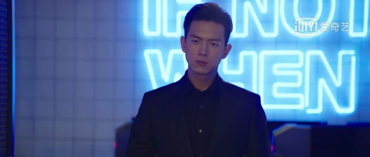 《親愛的，熱愛的》中的服裝色彩搭配