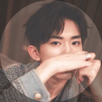 易烊千璽“進軍”設計界？自己設計話筒，還會畫單曲封面！設計師：這是要跟我搶飯碗啊！